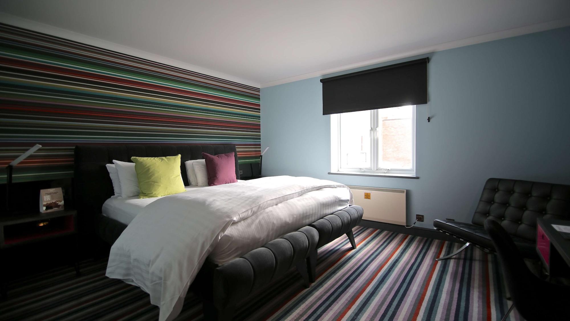 Village Hotel Leeds North Buitenkant foto
