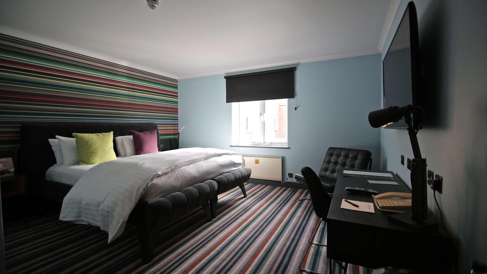 Village Hotel Leeds North Buitenkant foto