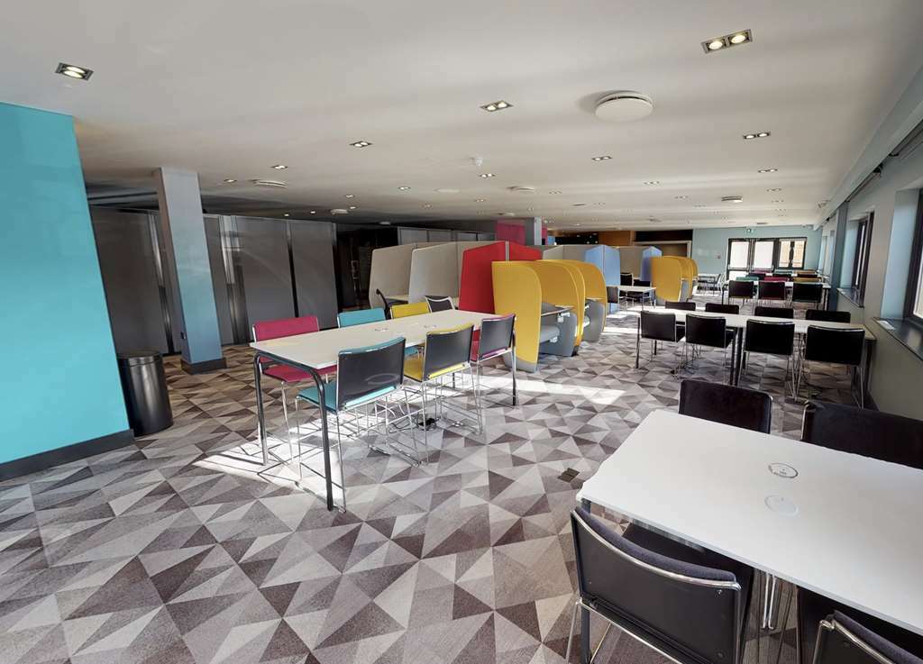 Village Hotel Leeds North Faciliteiten foto
